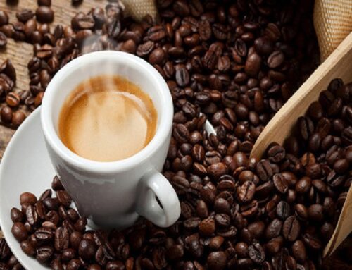 ’Na tazzulell e cafè. Effetti benefici e dannosi del caffè.